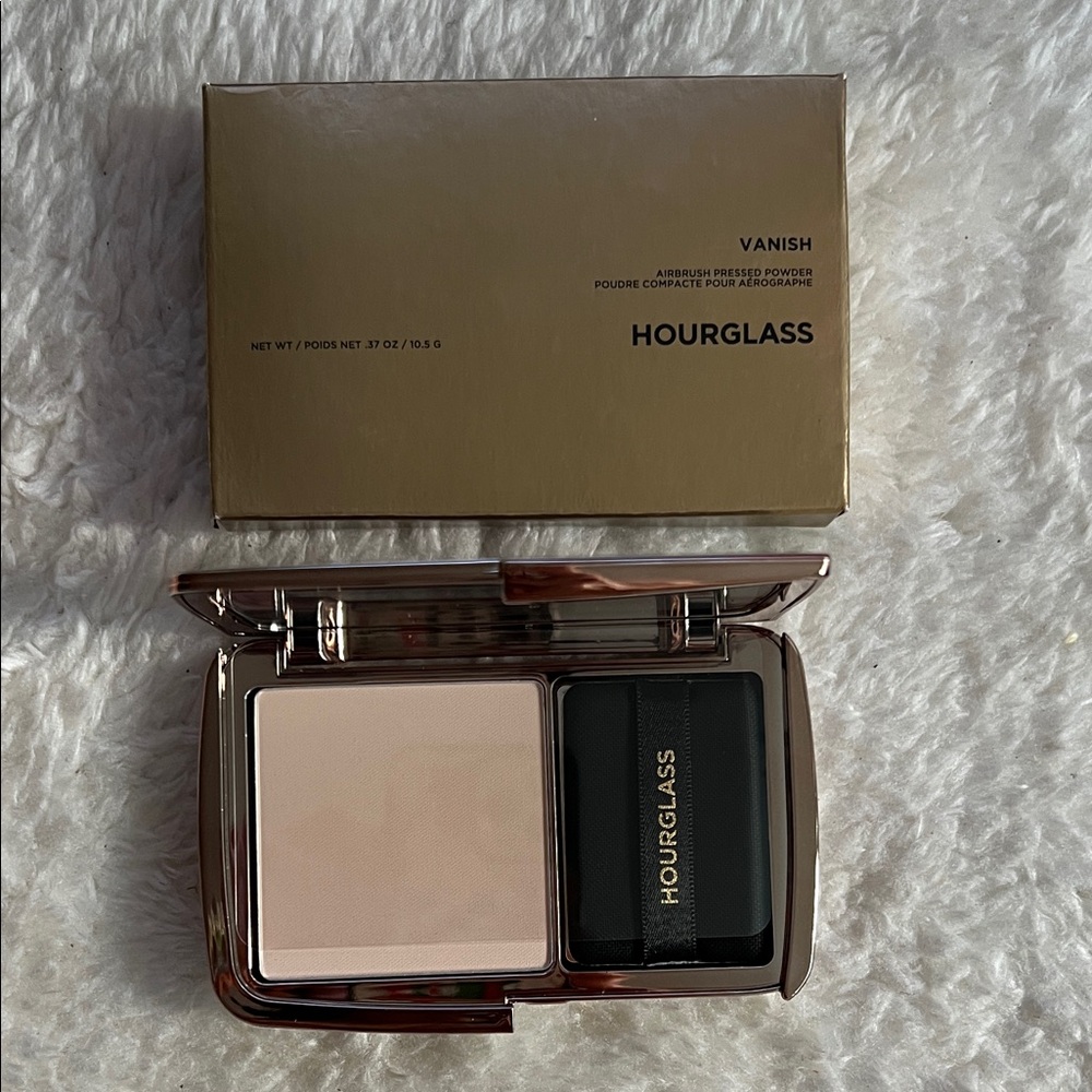 New Hourglass Vanish Airbrush Pressed Powder - Translucent Light